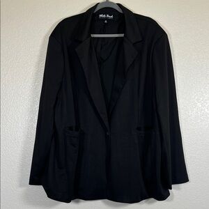 Black blazer and shorts set, size 3X
